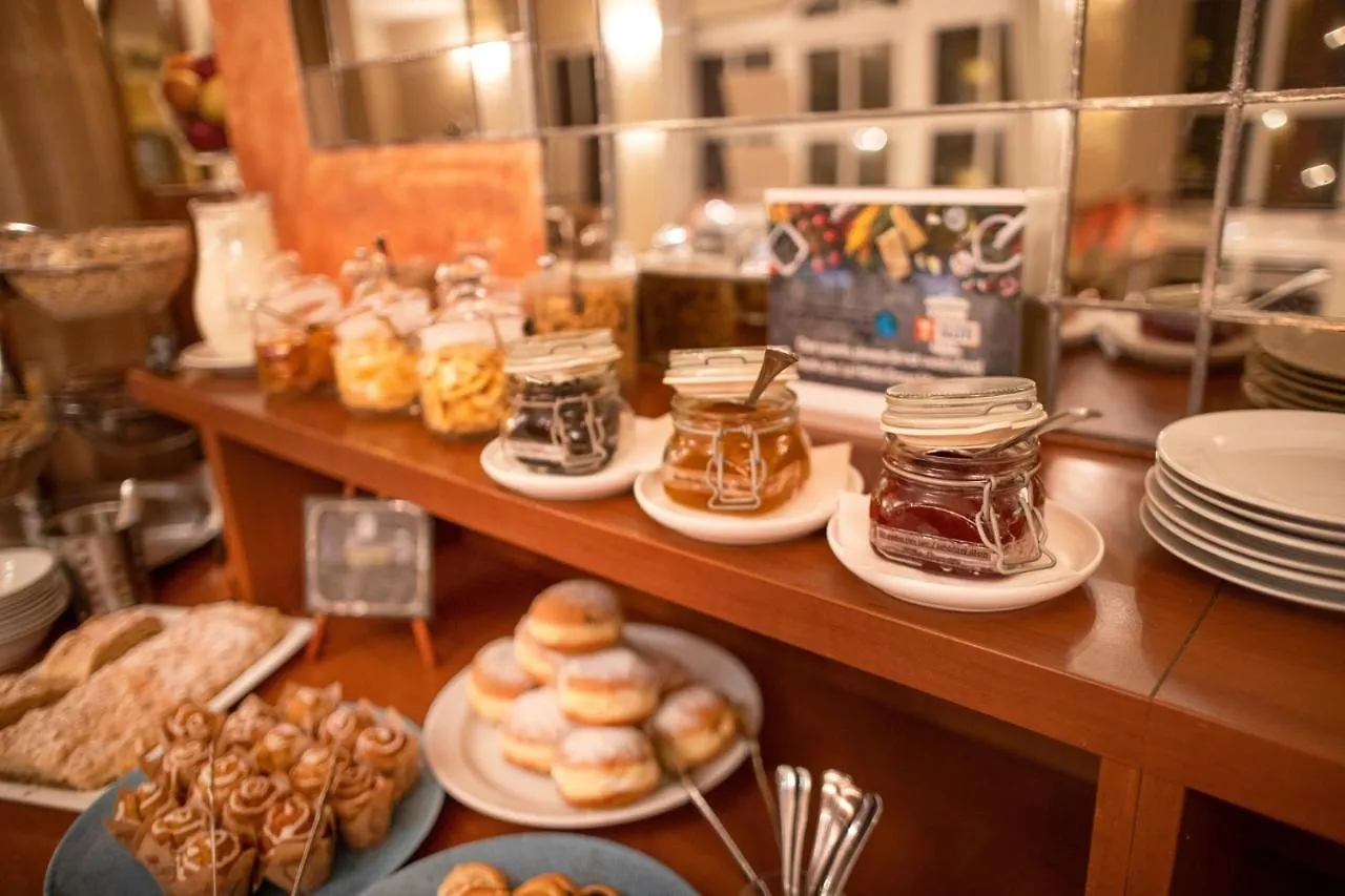 Grand Relax Spa & Wellness & Beer Spa & Thermal Spa In Hotel Meteor Plaza Prague - Since 1307