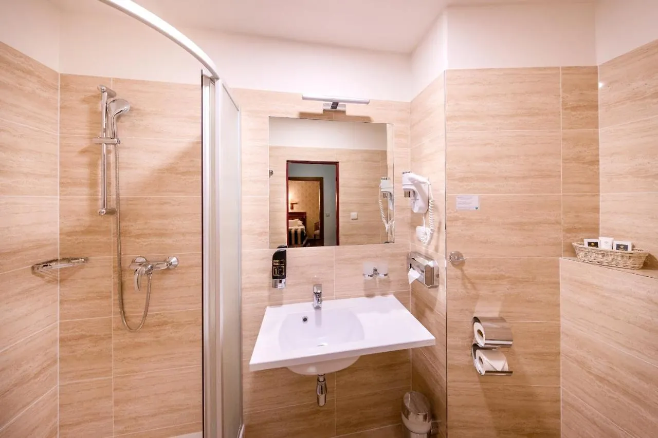 Grand Relax Spa & Wellness & Beer Spa & Thermal Spa In Hotel Meteor Plaza Prague - Since 1307