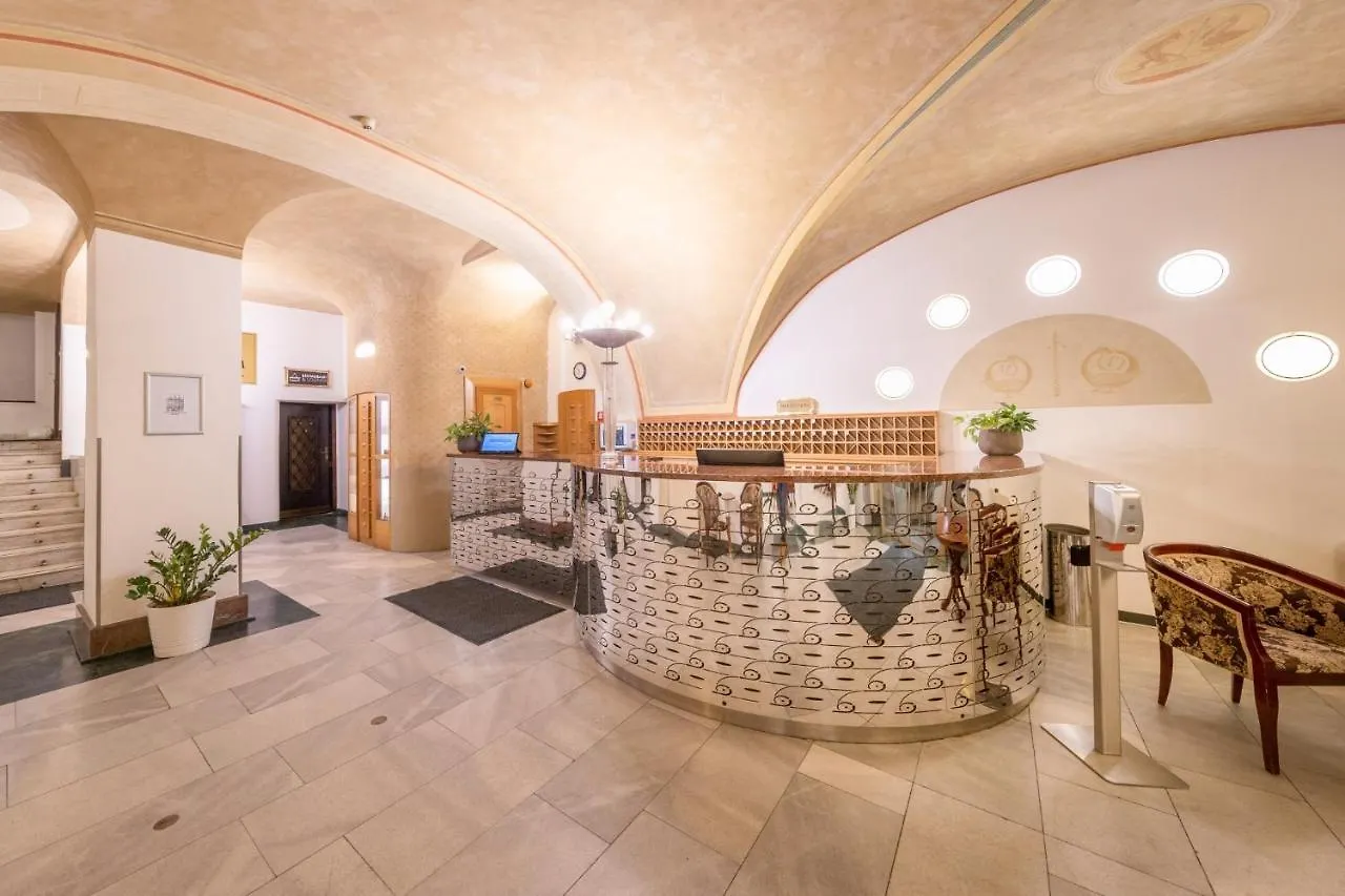 Grand Relax Spa & Wellness & Beer Spa & Thermal Spa In Hotel Meteor Plaza Prague - Since 1307