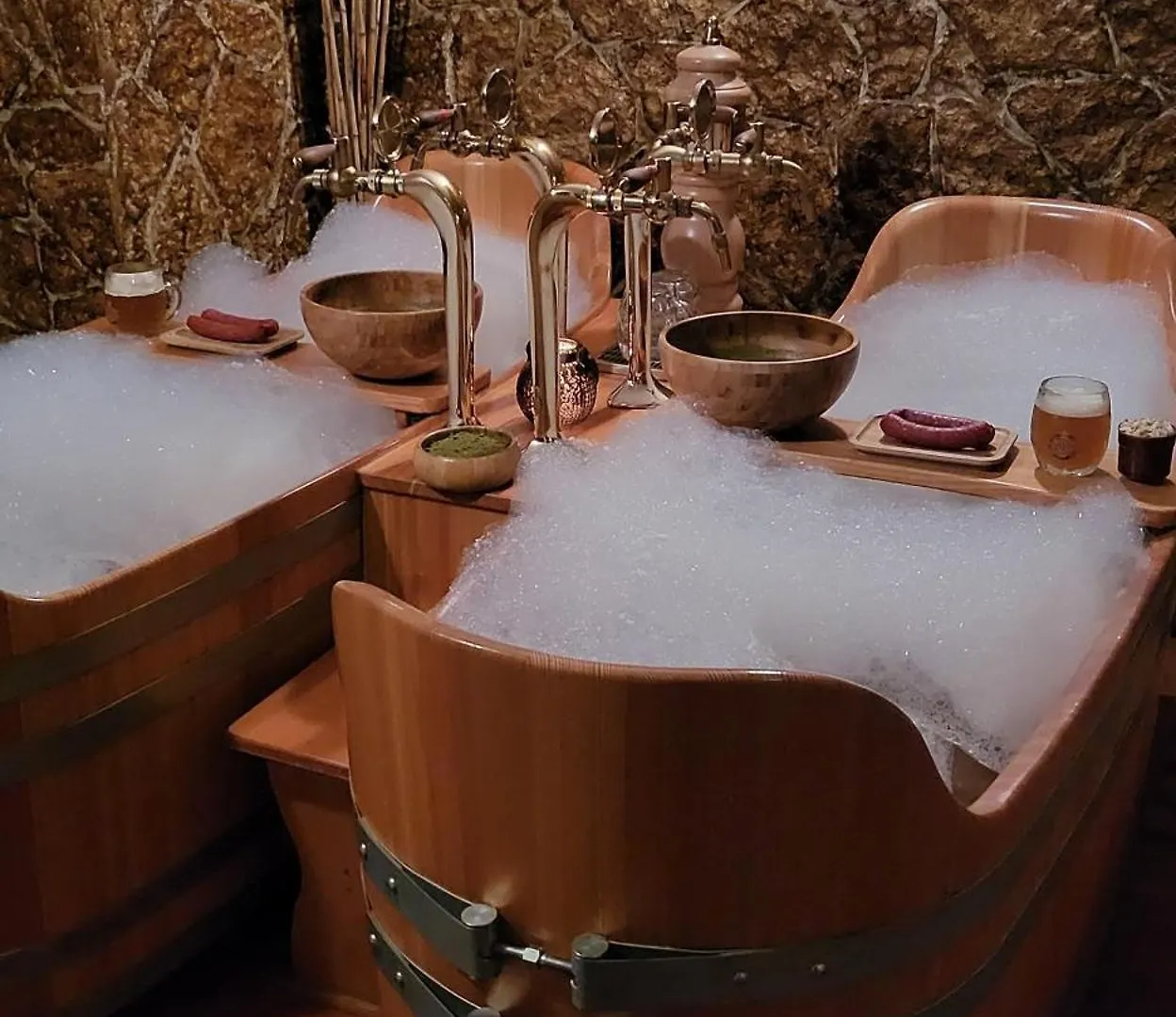 Grand Relax Spa & Wellness & Beer Spa & Thermal Spa In Hotel Meteor Plaza Prague - Since 1307 4*,