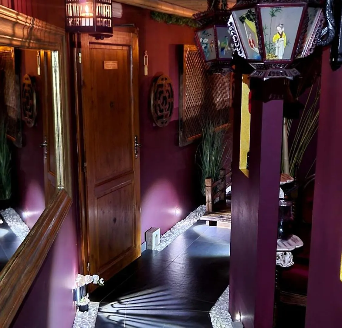 Grand Relax Spa & Wellness & Beer Spa & Thermal Spa In Hotel Meteor Plaza Prague - Since 1307