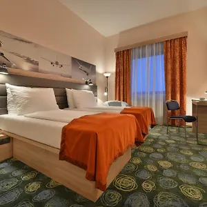 4* Otel Ramada Airport