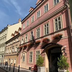 Agnes Hotel