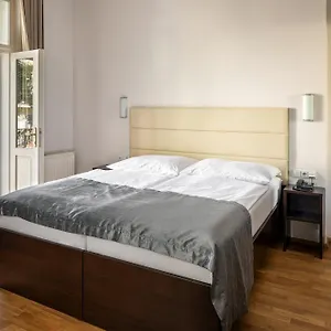4* Otel Unique
