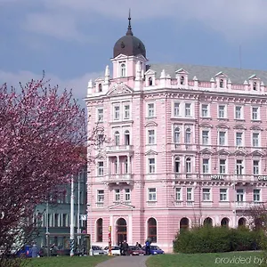 Opera Hotel